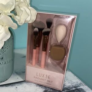 LUXIE Radiant Brush and Sponge Set